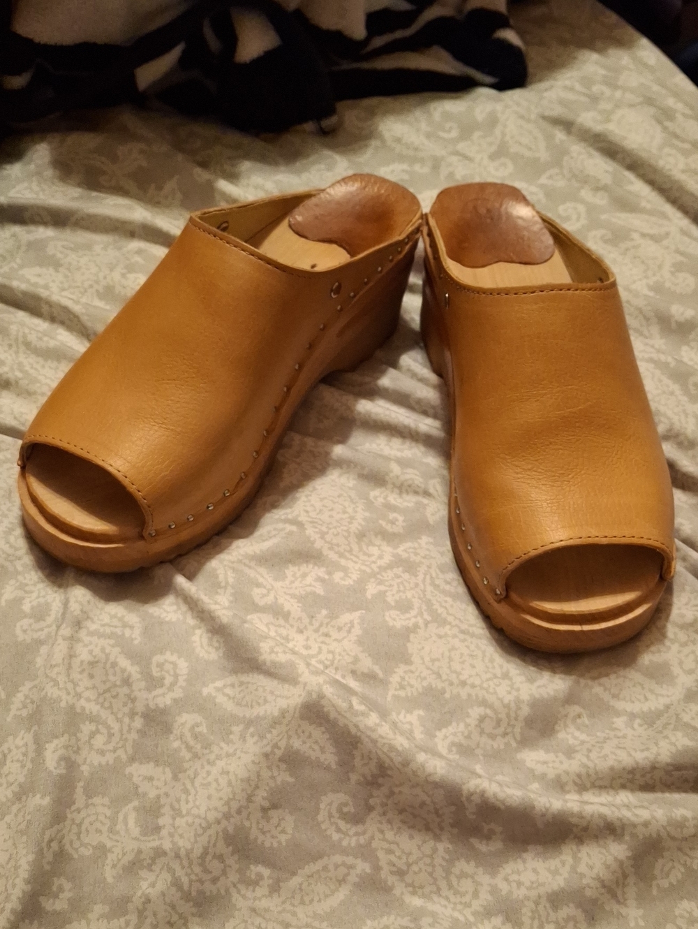 Troentorp Clogs Tan Open-Toe Leather Mule Clogs with Stud Trim